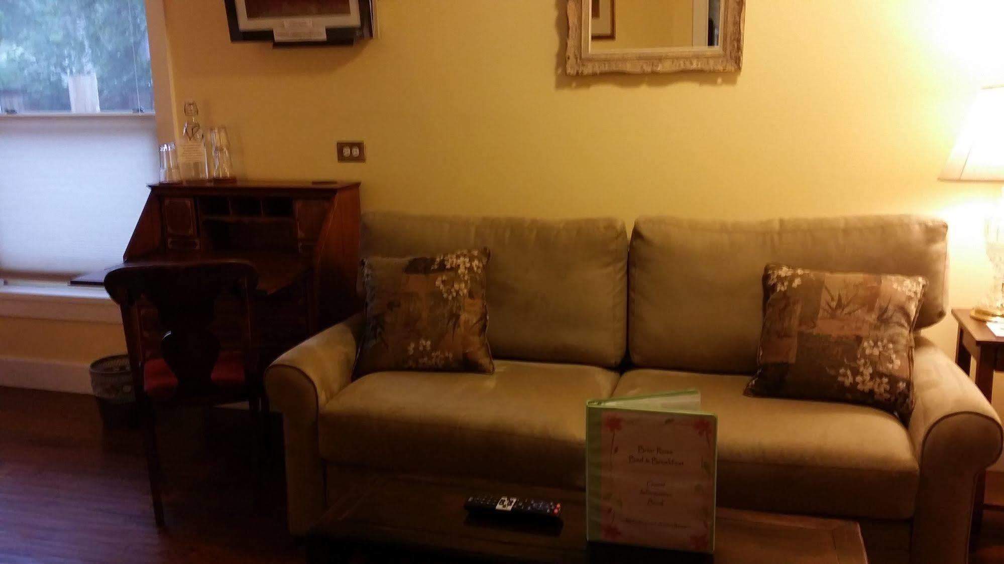 באולדר Briar Rose Bed & Breakfast מראה חיצוני תמונה
